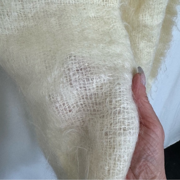Antartex Vintage Cream Fringe Hem Mohair Wool Blend Rectangular Textured Scarf - Picture 6 of 8
